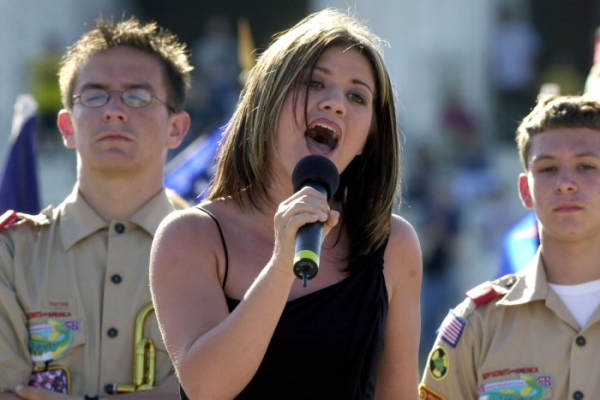 Kelly Clarkson features daughter on song 'You Don't Make Me Cry'