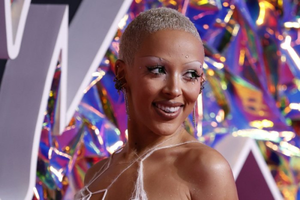 Drake's 'For All the Dogs' tops U.S. album chart