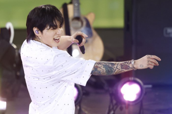 Jungkook teases 'Standing Next to You-Usher Remix' performance video