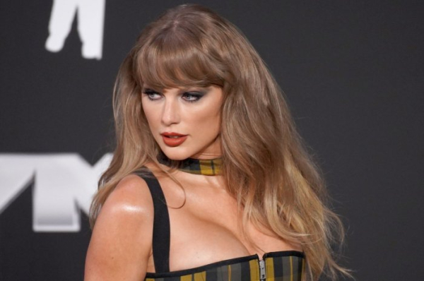 Taylor Swift, Zach Bryan win big at the Billboard Music Awards