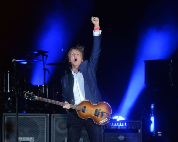 Neil Young drops out of Glastonbury music festival