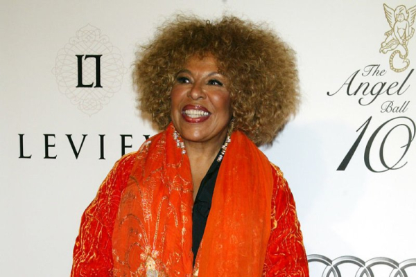 Roberta Flack, singer known for 'Killing Me Softly,' dies at 88