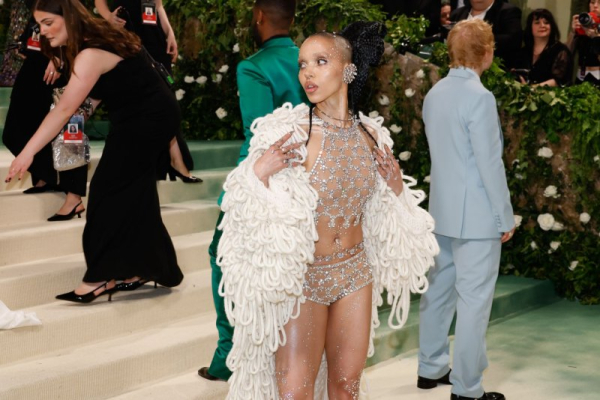 FKA twigs postpones North American tour dates due to visa issues