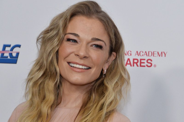 LeAnn Rimes, Sheryl Crow named 'mega mentors' for 'The Voice'