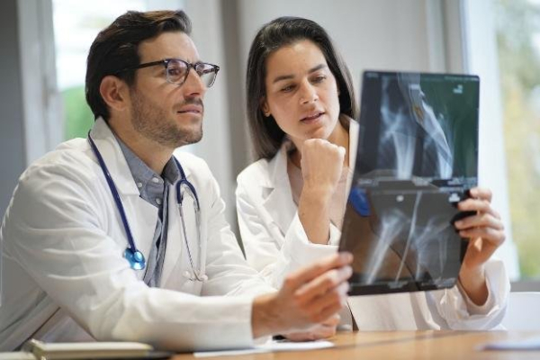 Miscommunication between health workers often puts patients at risk, study says