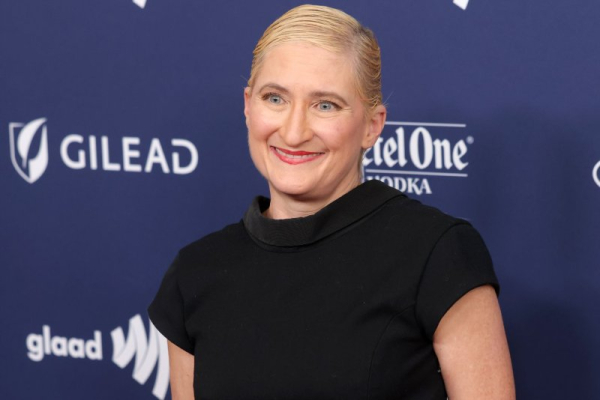'I Kissed a Girl,' 'Supermodel' singer Jill Sobule dead at 66
