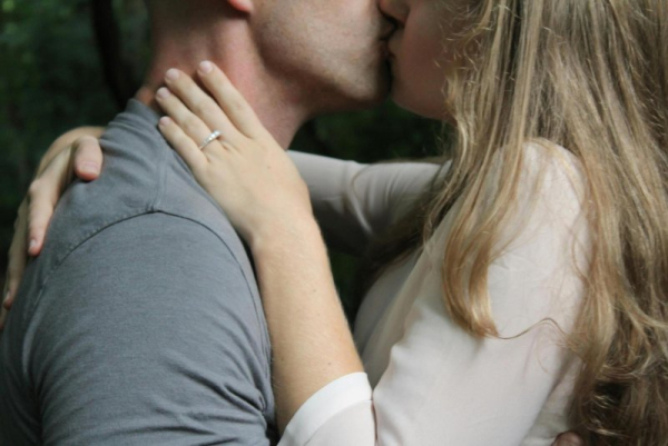 Kissing won't pass gluten, new findings show Kissing won't pass gluten, new findings show