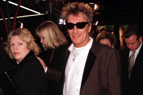 Ailing Rod Stewart cancels upcoming concerts