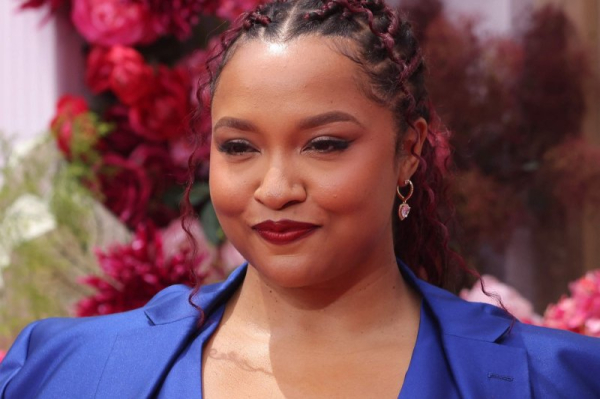 Alex Isley performs 'Good & Plenty' at Tiny Desk concert