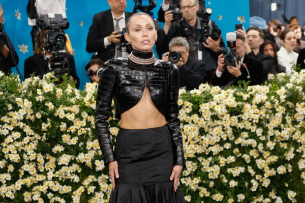 Miley Cyrus says Harrison Ford inspired her to change album title