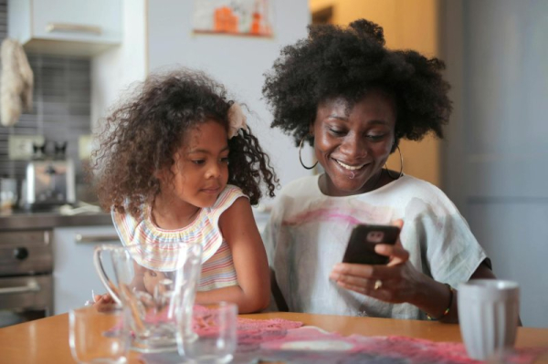 Early smartphone access harms developing minds, study warns