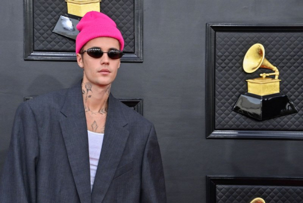 Justin Bieber drops new album 'Swag'