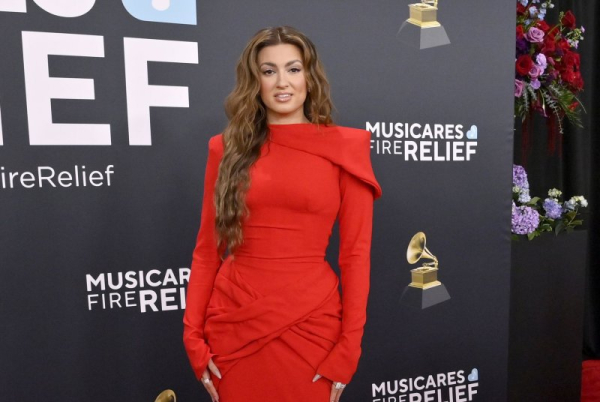 Tori Kelly pregnant, celebrates with song