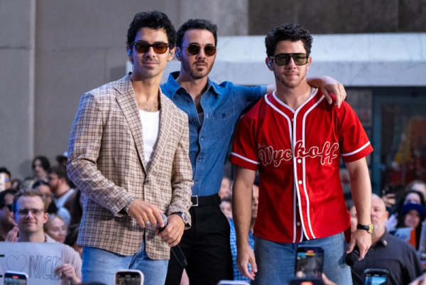 Jonas Brothers release new album, perform on 'Today'