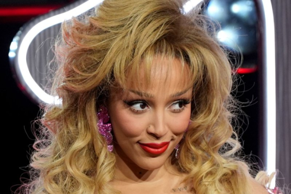 Doja Cat plays a bride on the run in 'Stranger' music video