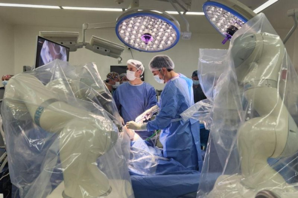 First gallbladder surgery performed with help of AI-guided robot
