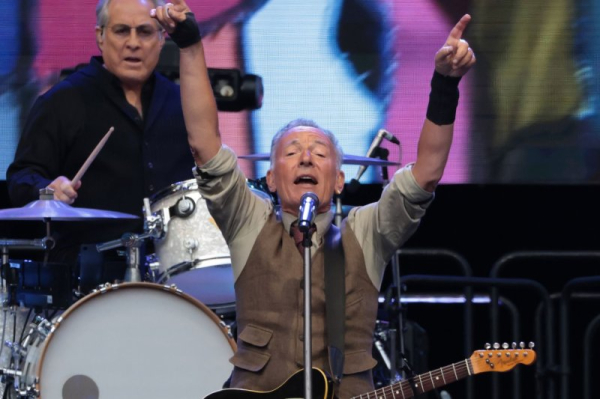 Bruce Springsteen takes fans inside 'Nebraska '82' in new featurette