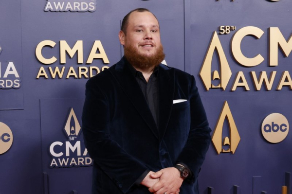Luke Combs releases 'The Prequel' EP, studio videos