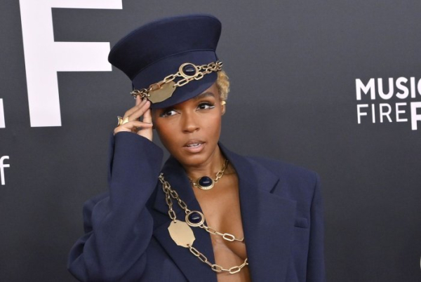 Brandi Carlile plays new music on NPR's 'Tiny Desk Concert'