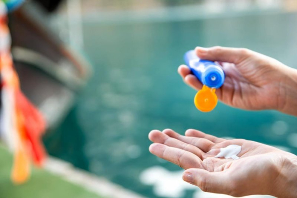 FDA considering allowing new sunscreen ingredient in U.S.