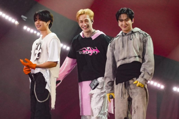 Stray Kids' 'Do It' tops U.S. album chart