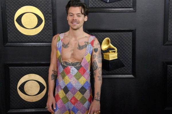 Harry Styles announces upcoming 'Kiss All The Time' album