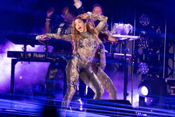 Shakira sets Guinness mark with highest-grossing Latin tour in history