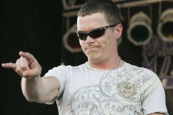 Brad Arnold of 3 Doors Down dies of cancer at 47