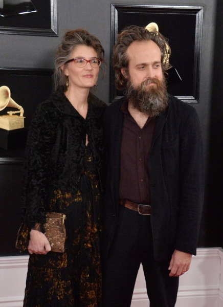 Iron & Wine release 'Roses' EP, music video