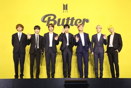 BTS' 'Arirang' tops U.S. album chart for 3rd week BTS' 'Arirang' tops U.S. album chart for 3rd week