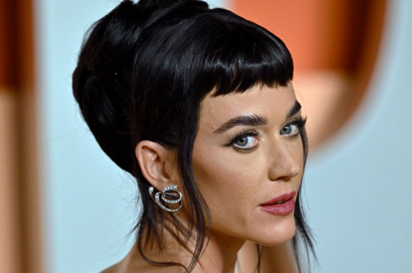 Katy Perry wants to 'Watch It Burn' in teaser for new song Katy Perry wants to 'Watch It Burn' in teaser for new song
