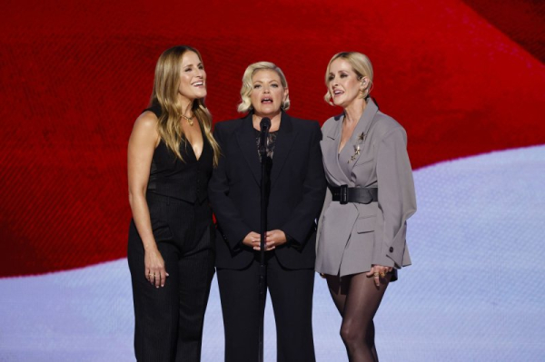 The Chicks perform 'Not Ready to Make Nice' on 'Jimmy Kimmel Live!' The Chicks perform 'Not Ready to Make Nice' on 'Jimmy Kimmel Live!'