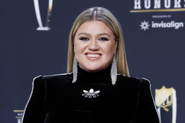 Kelly Clarkson releases 'I'd Be Lyin,'' first single of 2026 Kelly Clarkson releases 'I'd Be Lyin,'' first single of 2026