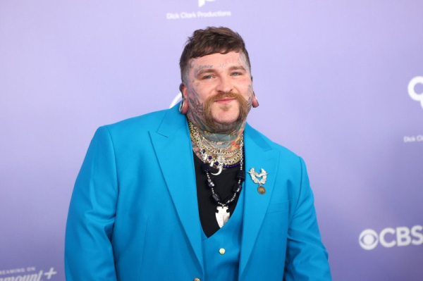 Teddy Swims releases 'Break Up in Reverse' single, music video